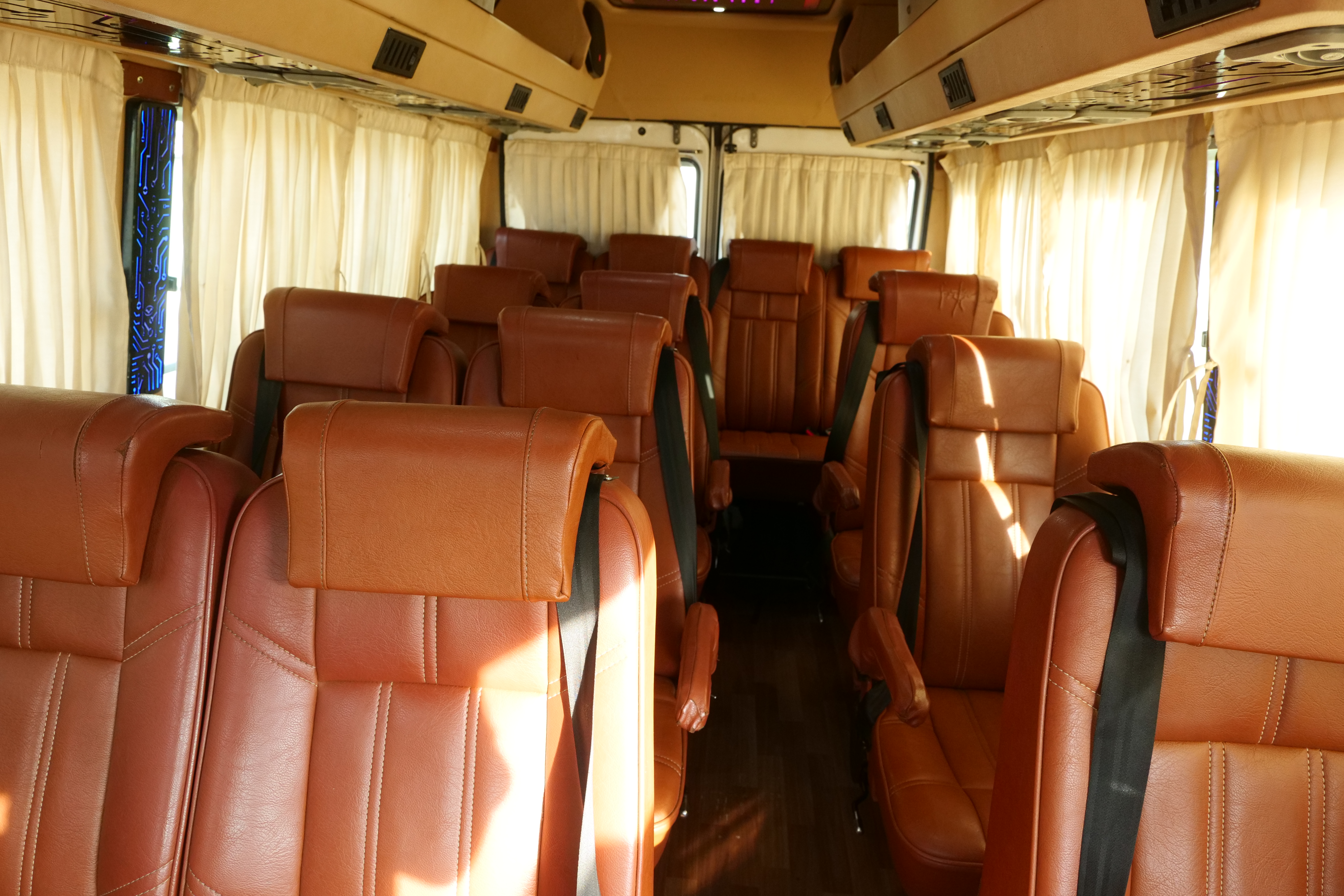 tempo traveller rental in chennai